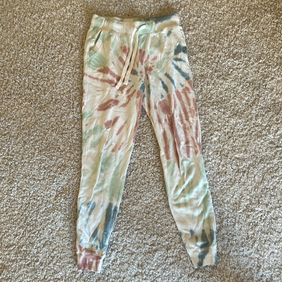 Entire matching tie dye sweatsuit. Joggers, pullover & tee! Z supply.Never worn! - Picture 3 of 10